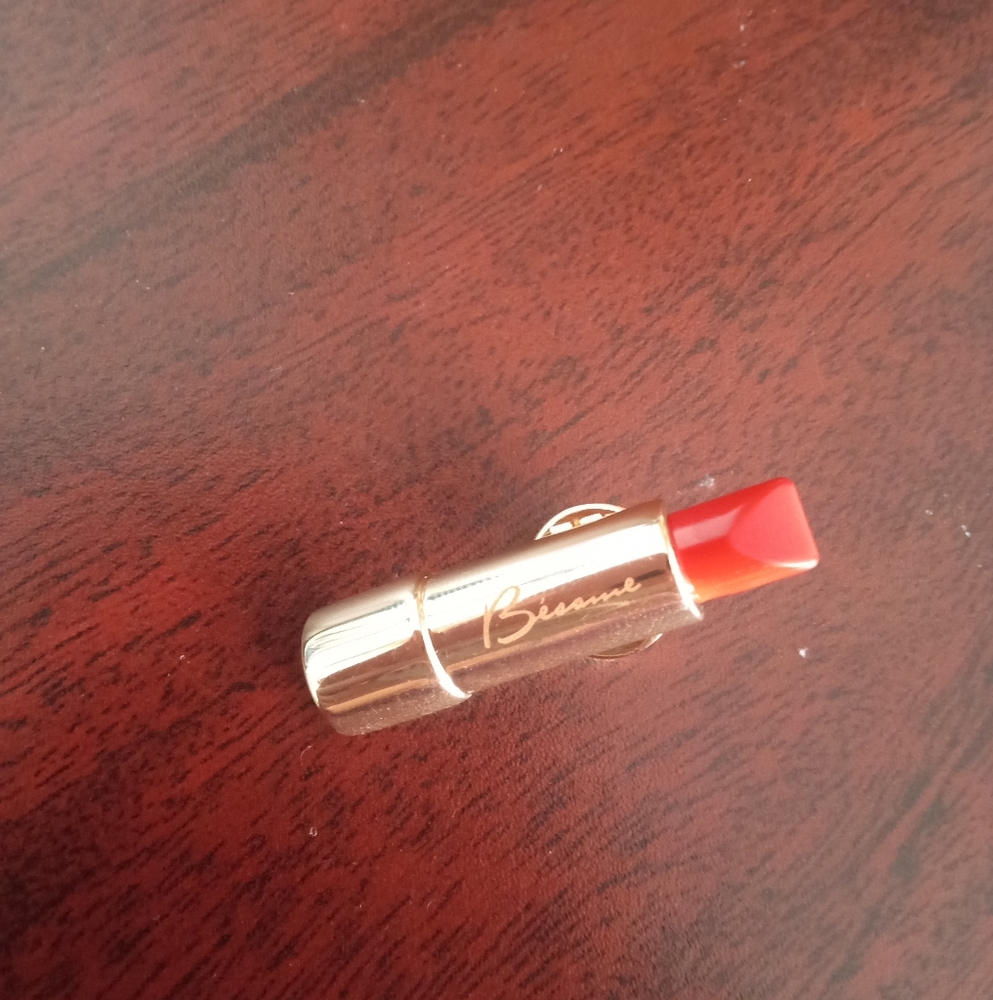 *FREE WITH PURCHASE* Besame lipstick pin